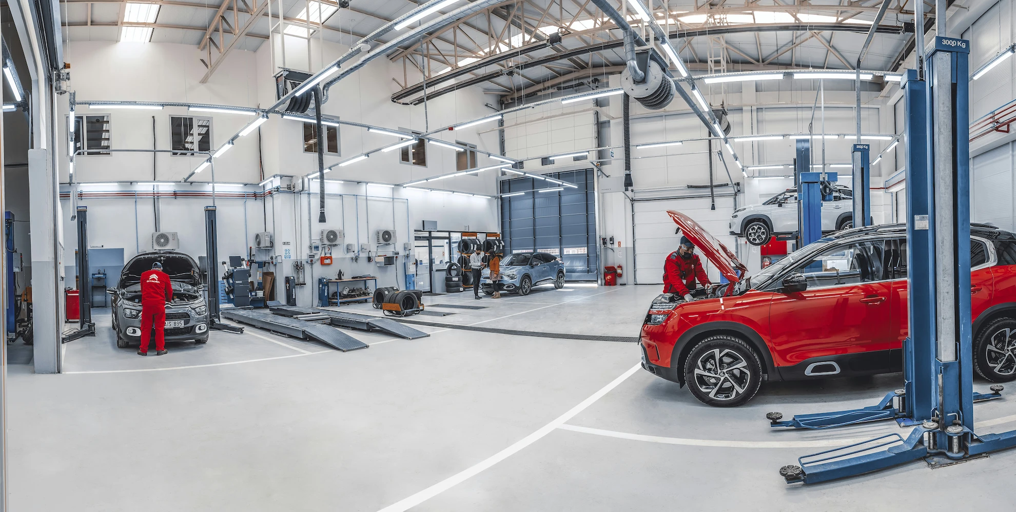 Automotive Shop Floor Degreasers What Actually Works on Oil, Grease, and Road Film