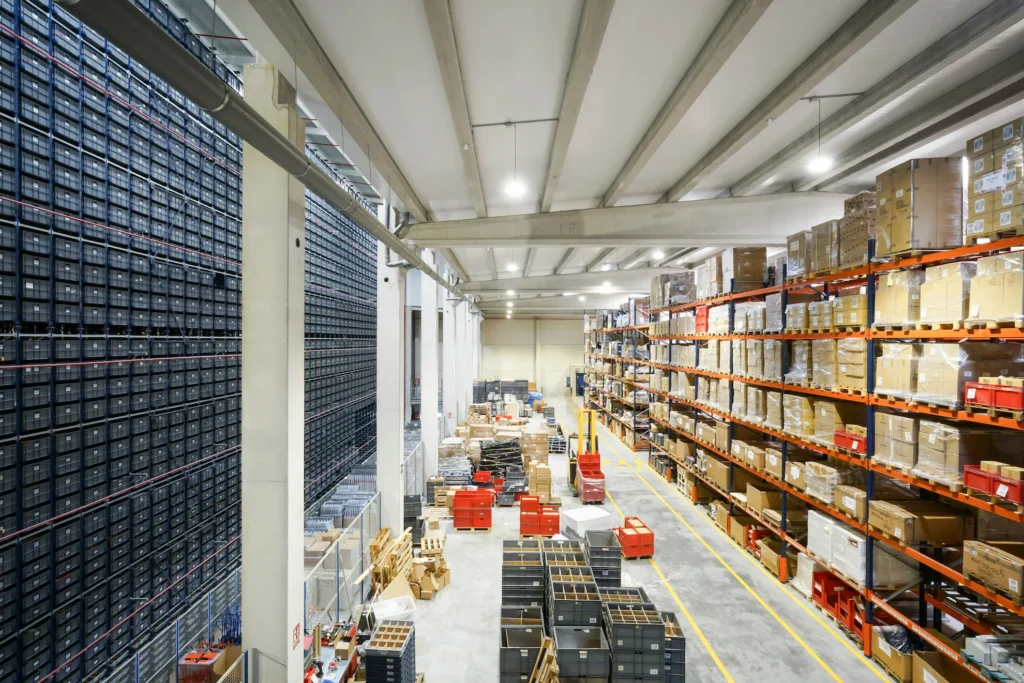 Best Floor Cleaning Chemicals for Distribution Centers and Warehouses